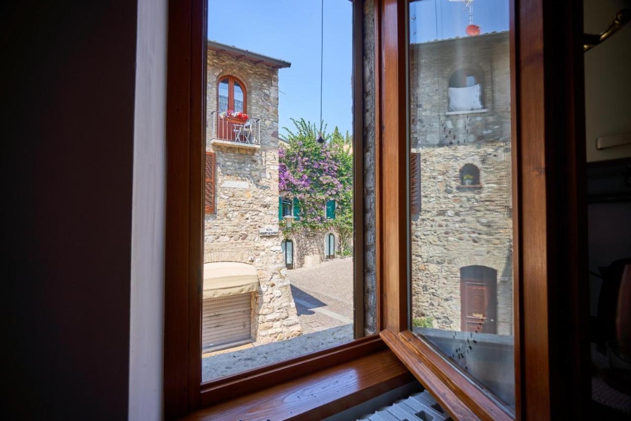Апартаменти Porto Valentino 2 Сірміоне Екстер'єр фото